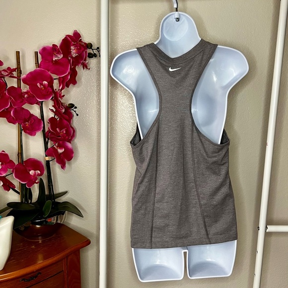 Nike Running Dri-Fit Shirt Women’s Medium Gray Sleeveless tank top, Just Do It - Picture 2 of 7